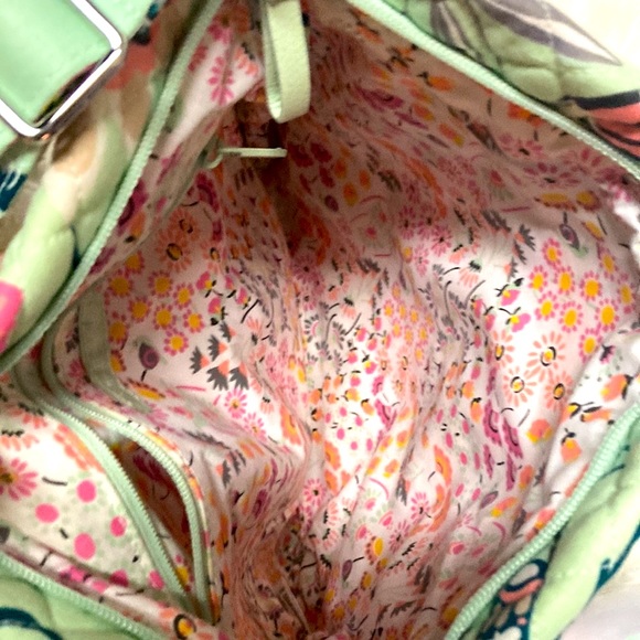 GORGEOUS NEVER USED Vera Bradley crossbody - Picture 7 of 10